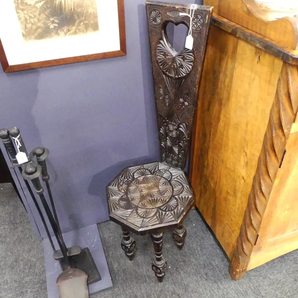 CARVED SPINNING CHAIR   Image 1++
