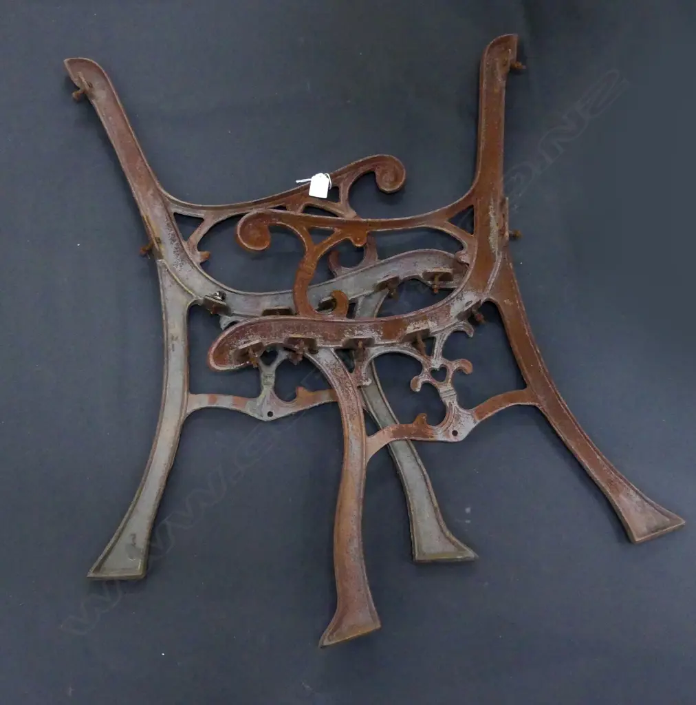 PR CAST IRON BENCH SEATS Image 1++