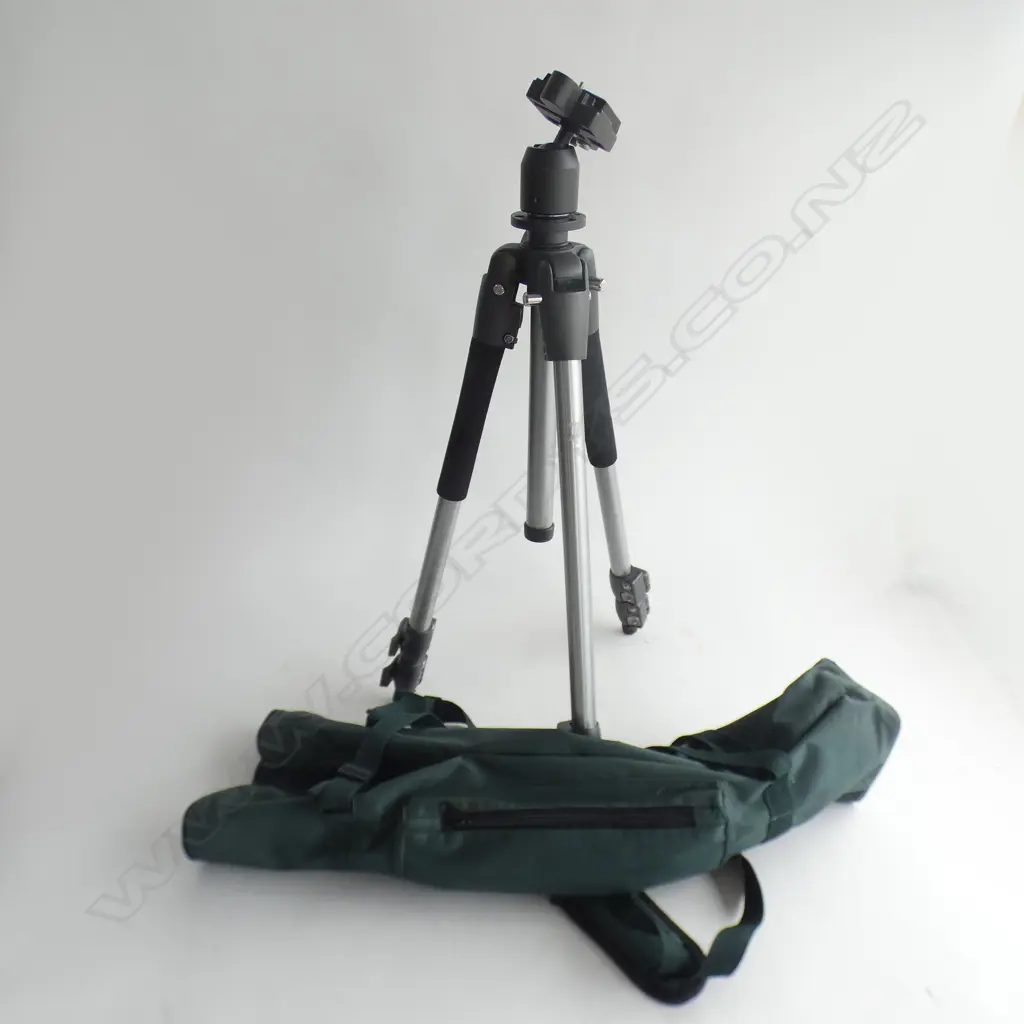 FALCON EYES CAMERA TRIPOD MODEL HT-1410  L 590MM  - AS NEW WITH CARRY BAG Image 1++