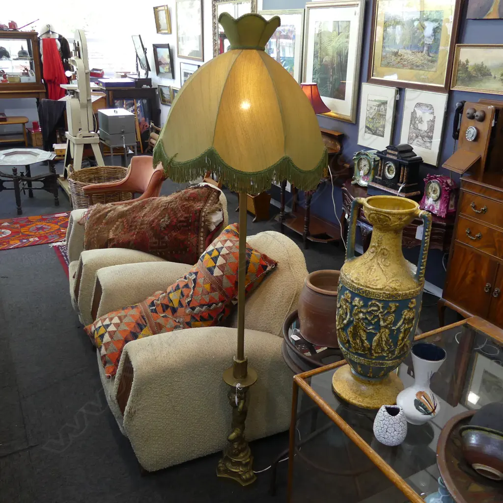 VINTAGE CHERUB FLOOR LAMP H.1800mm WITH SHADE Image 1++