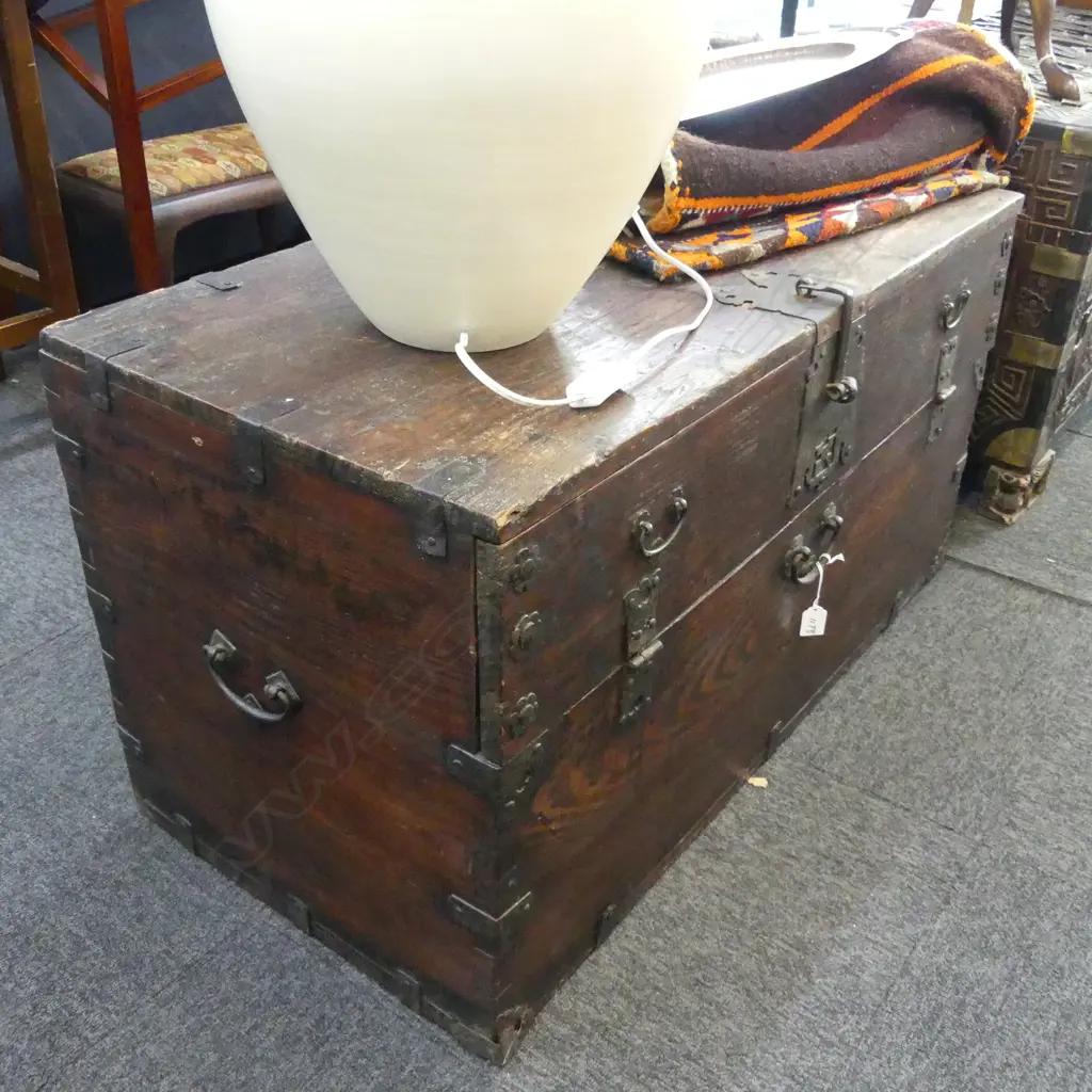 LARGE OLD ORIENTAL CHEST 950x470x500mm. Loads of character Image 1++