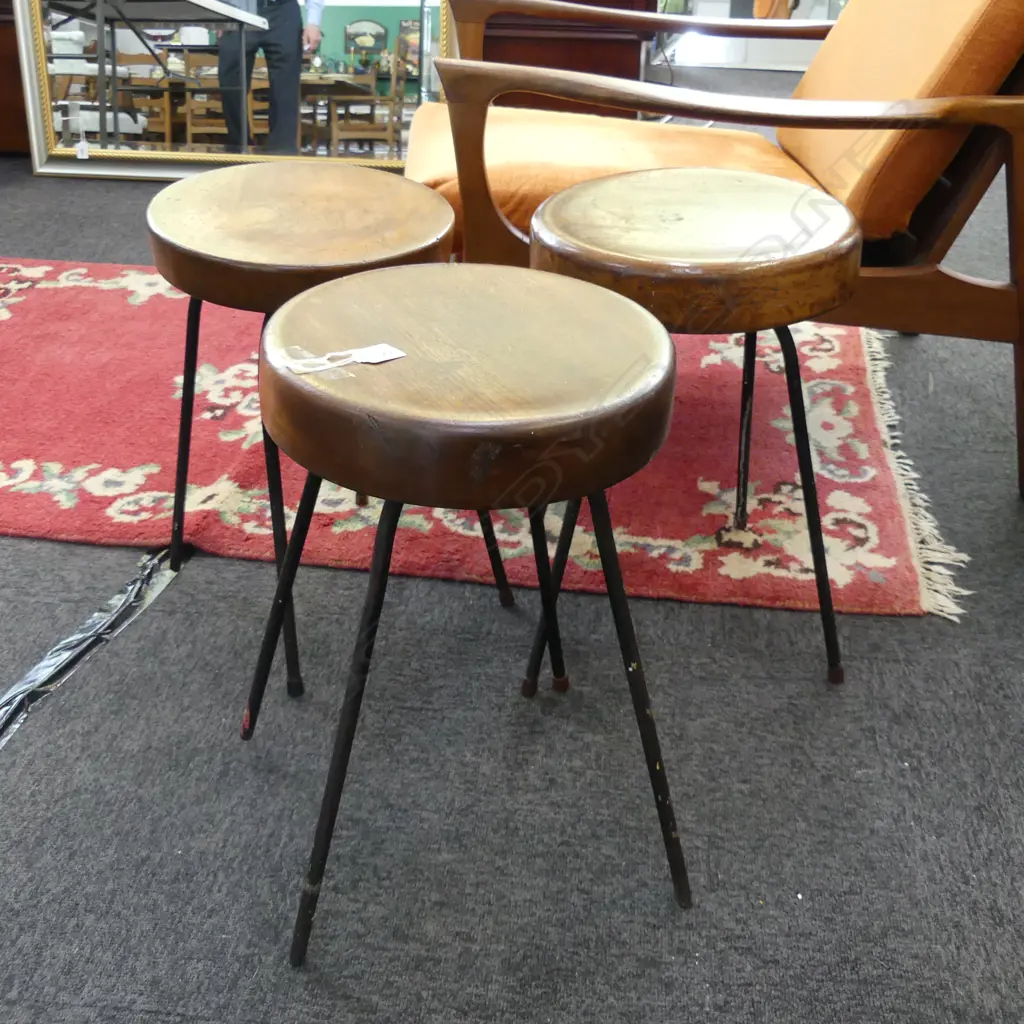 3 WOODEN STOOLS BY GARTH CHESTER H.460mm Image 1++