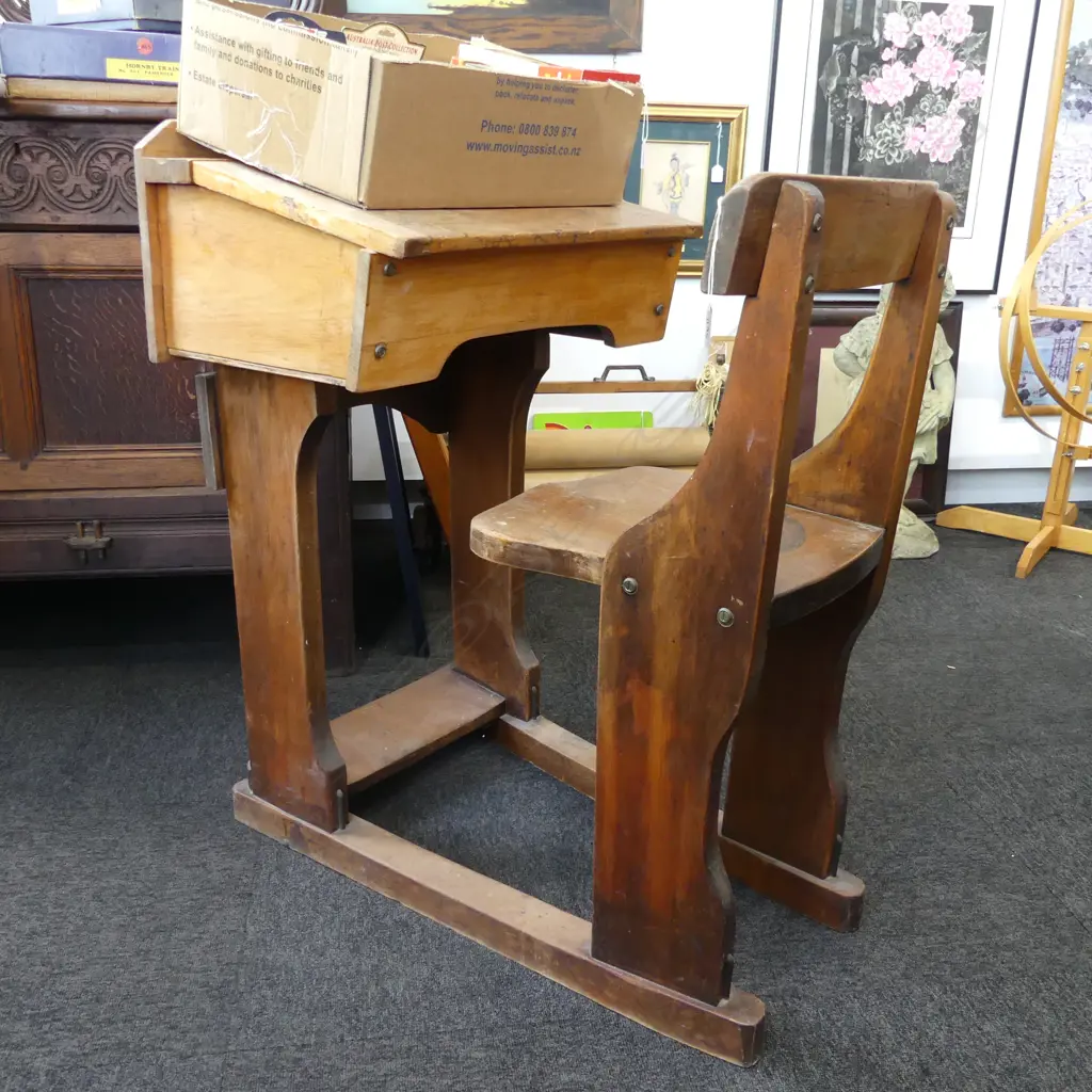 VINTAGE WOODEN SCHOOL DESK w. SEAT Image 1++