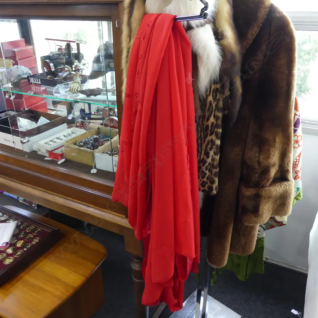 RED SEQUINNED SARI  Image 1++