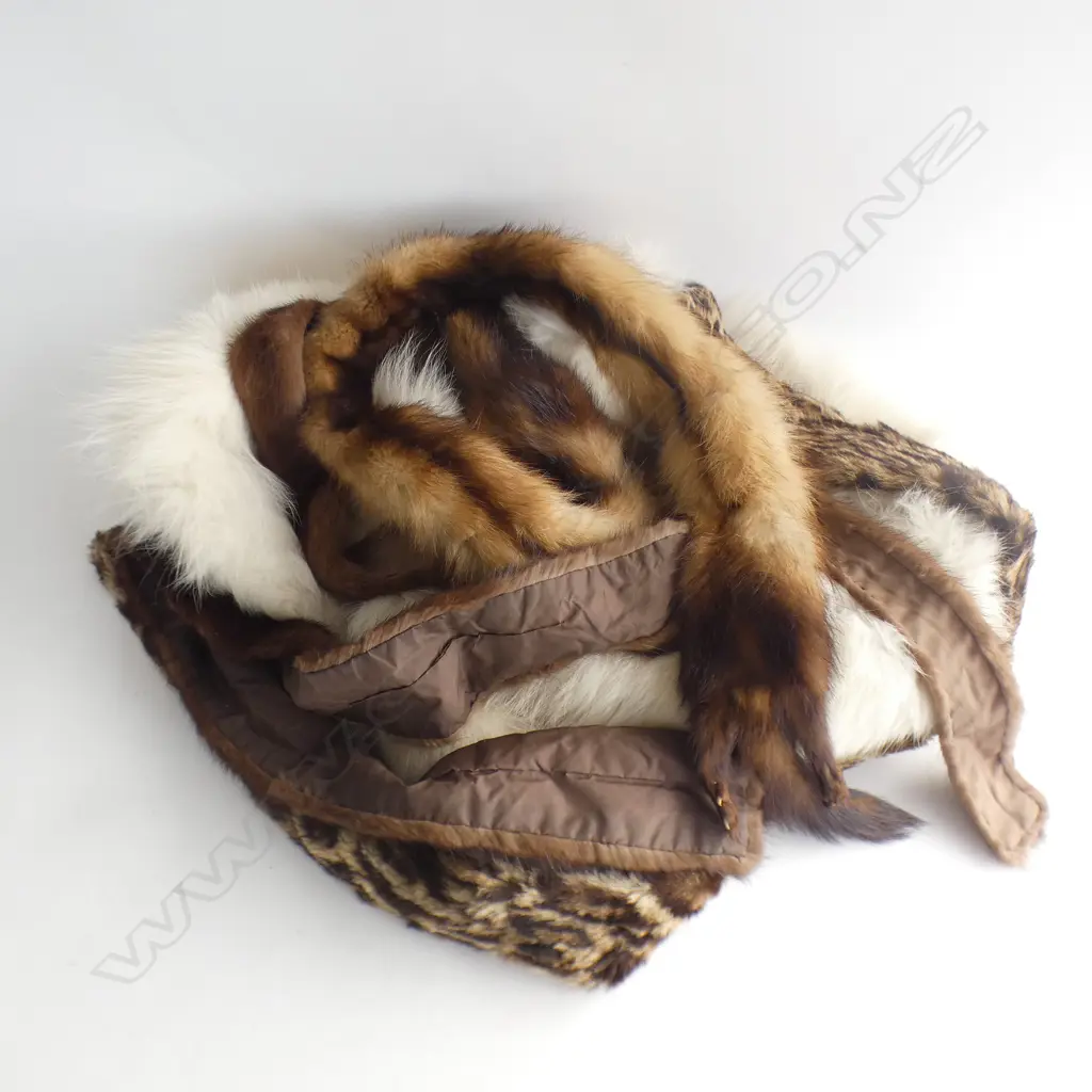 4 FUR TRIMS + WHITE FUR STOLE Image 1++