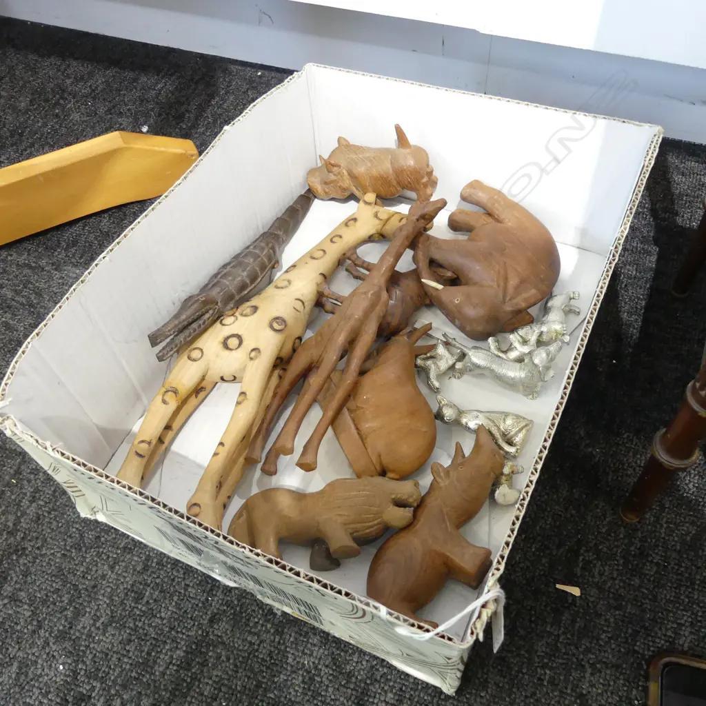 BOX HAND MADE WOODEN CARVED AFRICAN ANIMALS - 70 YEARS OLD + 6 MINIATURE METAL CATS & DOGS Image 1++