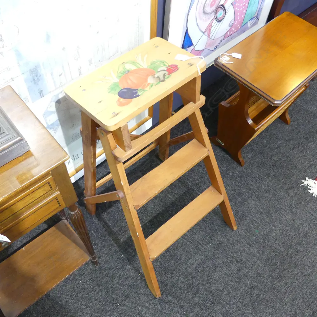 SML WOODEN LADDER H.700mm Image 1++
