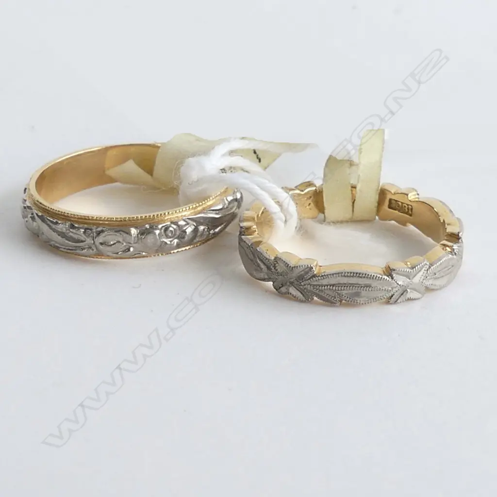 2 X 18CT GOLD PALLADIUM BAND RINGS NEW OLD STOCK 7.08gms Image 1++