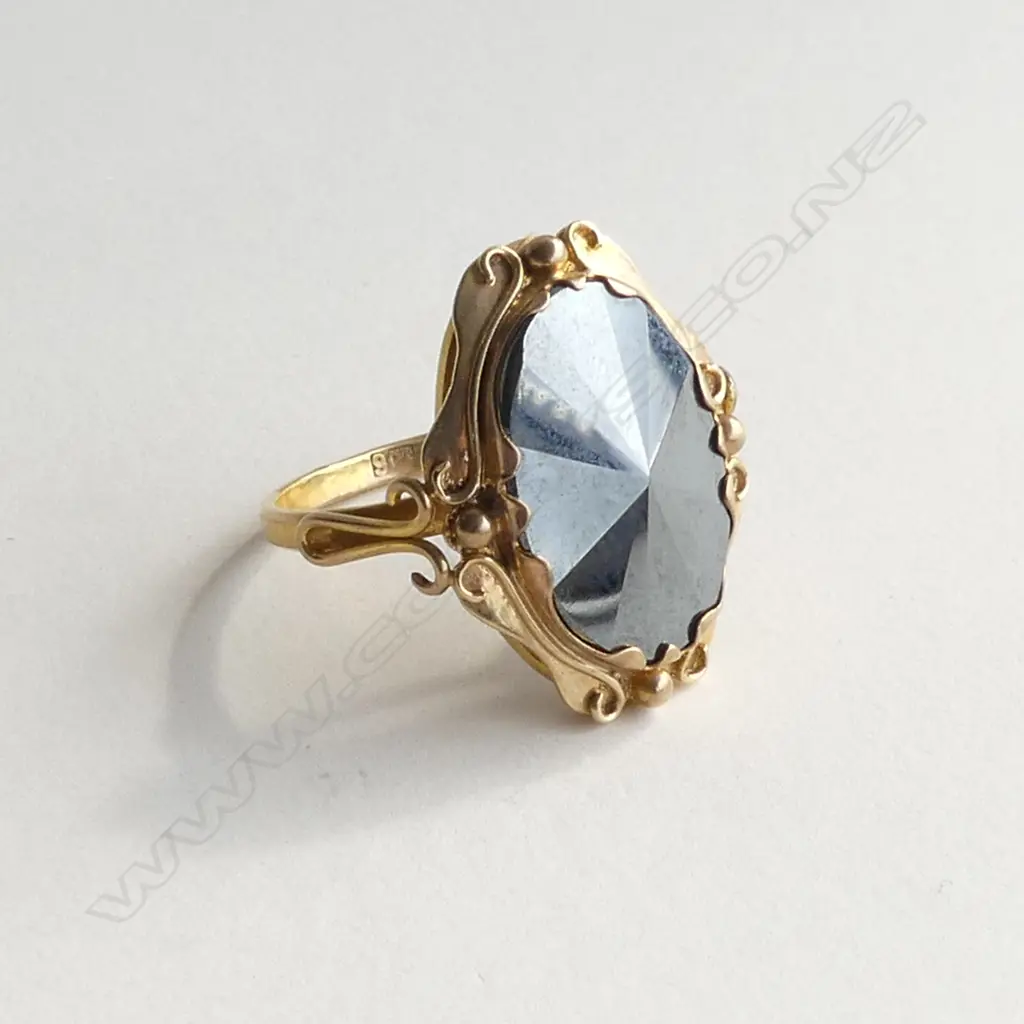 9CT GOLD & HEMITITE RING 4.56gms Image 1++