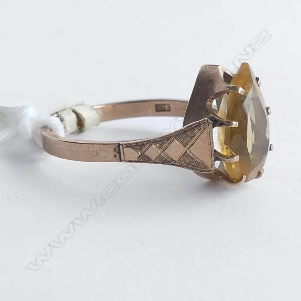 9CT GOLD RING W COLOURED STONE 2.40gms Image 1++