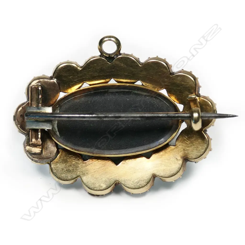 A 19thC 9ct gold and turquoise memorial brooch, Image 1++