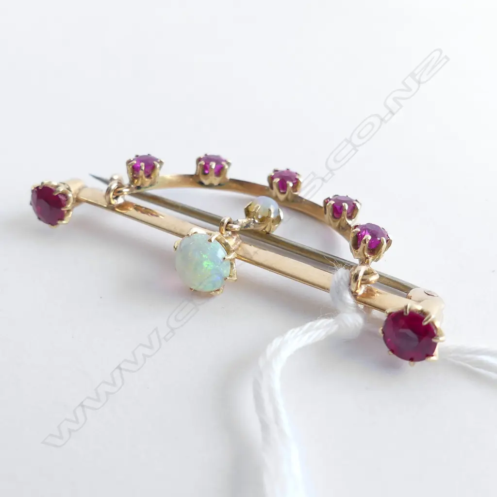 EDW 'KOHN" NZ 15CT GOLD OPAL & GARNET DOUBLET BROOCH Image 1++