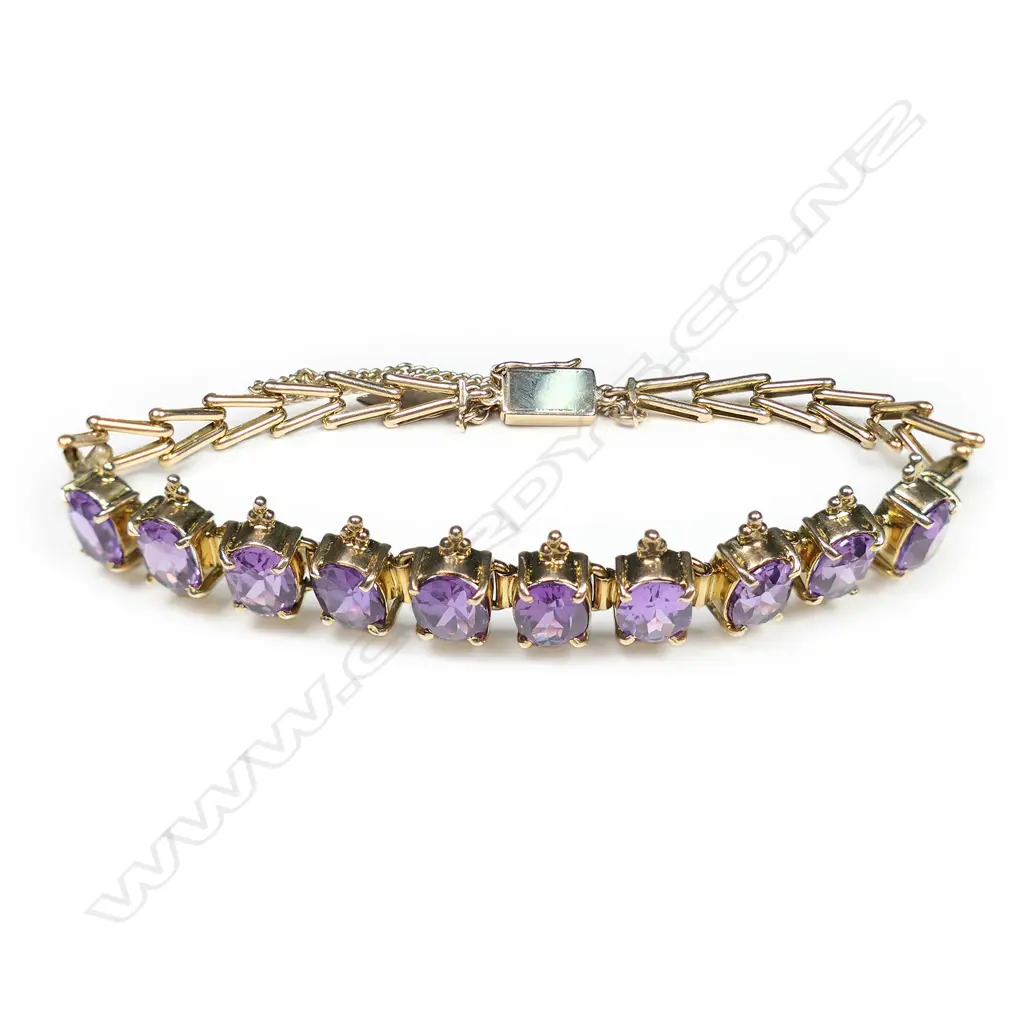 A vintage 9ct yellow gold and faux alexandrite bracelet, Image 1++