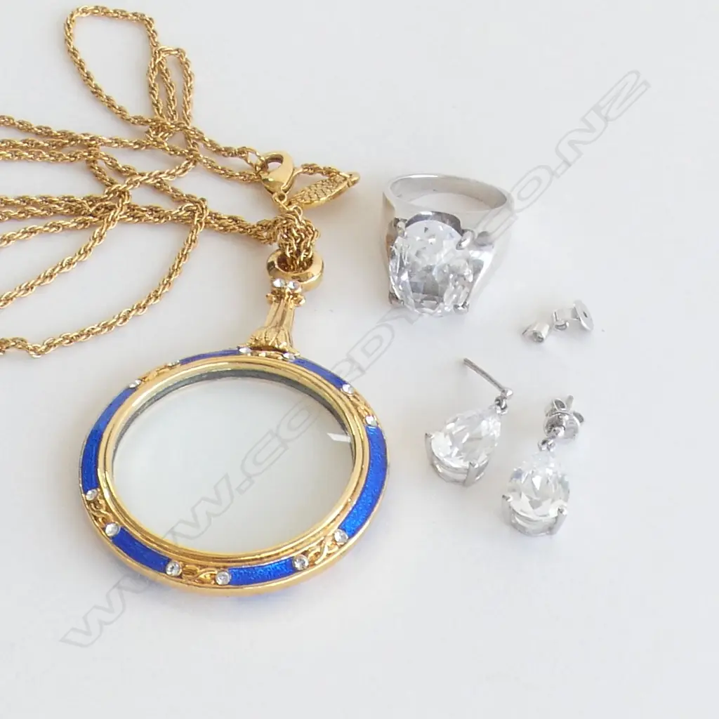 STG SILVER RING WITH LG CRYSTAL STONE & PR DROP EARRINGS (1 BUTTERFLY BACK IS A/F) + GOLD TONE EYE GLASS PENDANT & CHAIN Image 1++