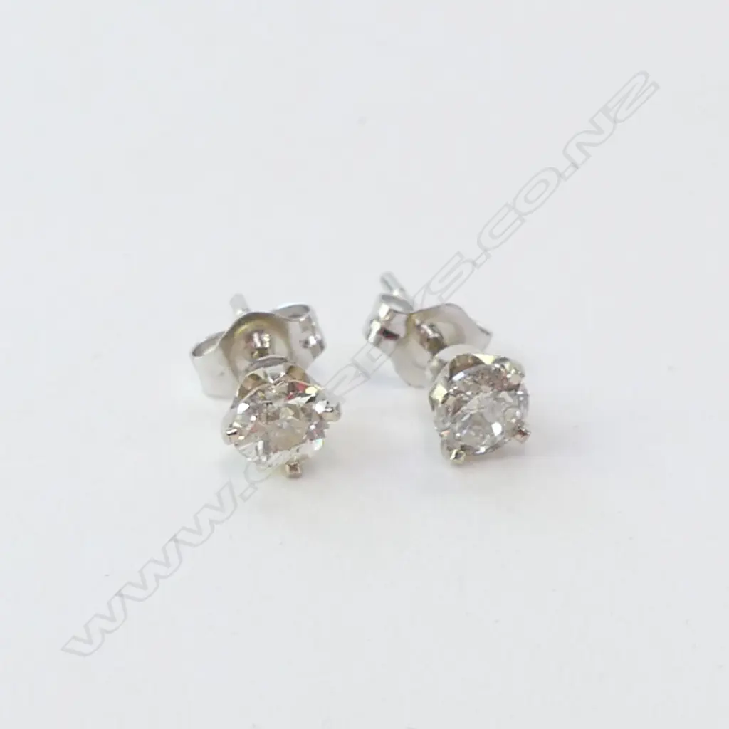 14CT WG DIAMOND EAR STUDS 0.67 GRAMS w. VALUATION Image 1++
