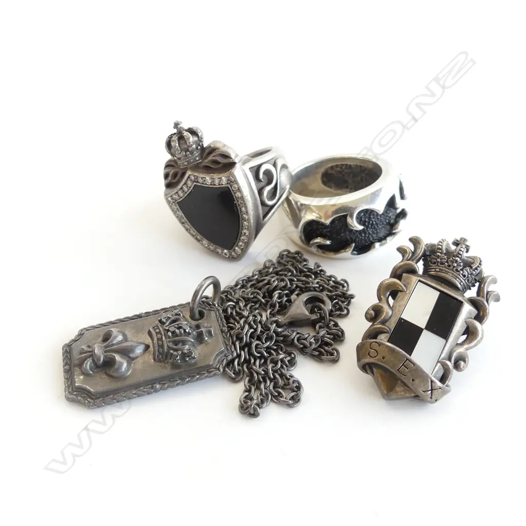 4 PCES STG JEWELLERY   2 RINGS, PENDANT & NECKLACE 67 GRAMS Image 1++