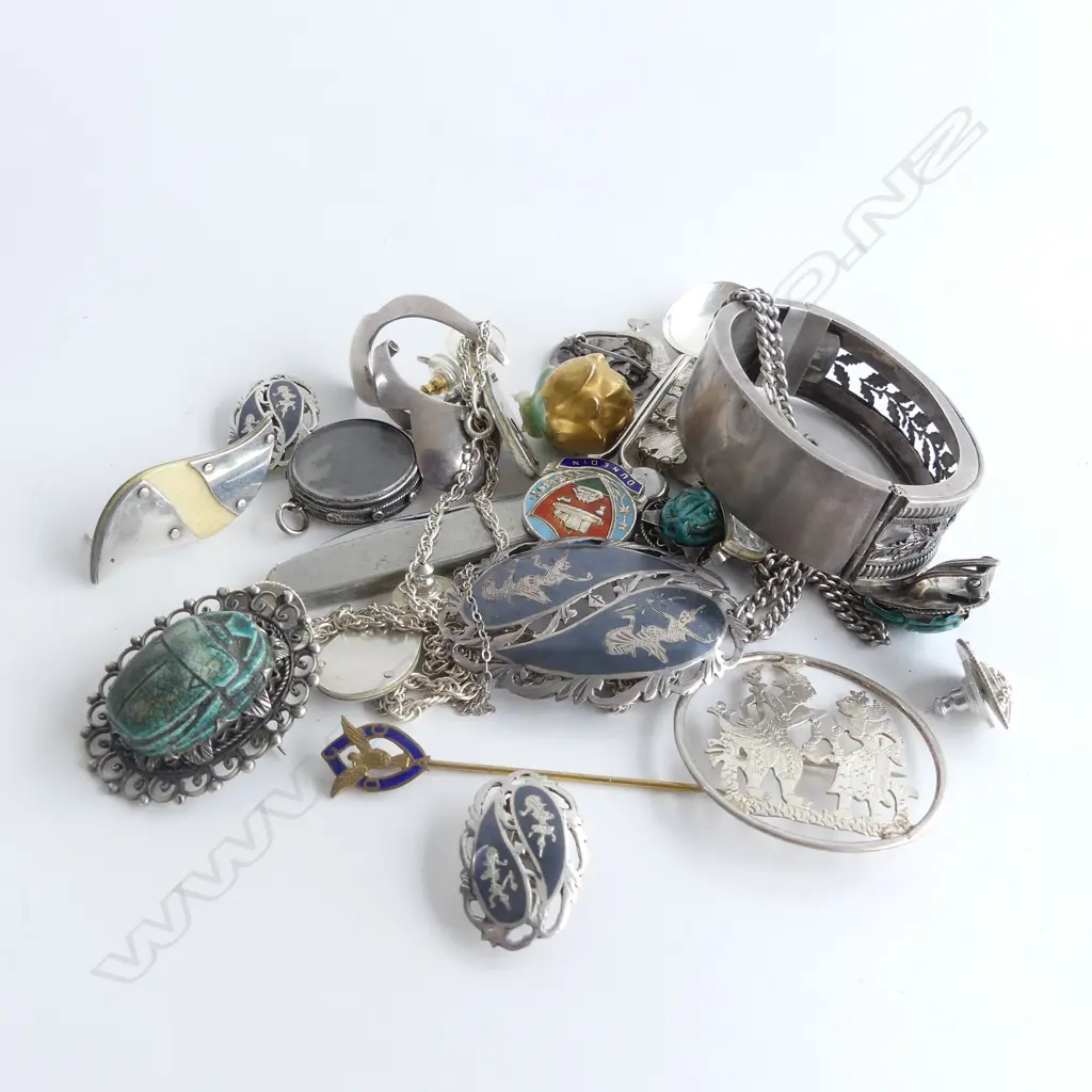 ASST. STG & SILVER METAL JEWELLERY ETC Image 1++