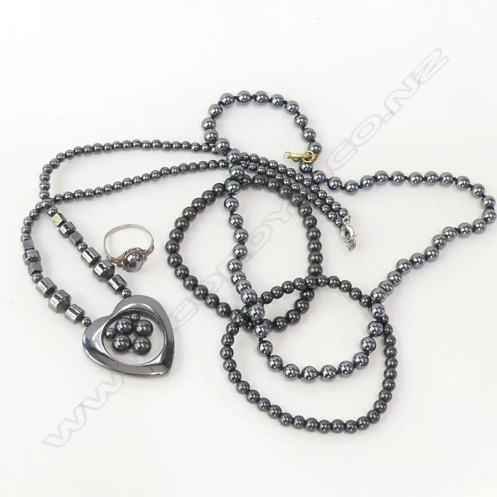 HERMATITE JEWELLERY; 2 NECKLACES, 1 WITH HEART PENDANT, PR BRACELETS & ONE RING Image 1++