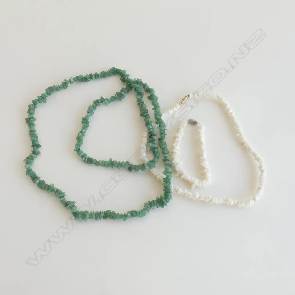 GREEN STONE CHIP LONG NECKLACE + WHITE STONE CHIP NECKLACE & MATCHING BRACELET Image 1++