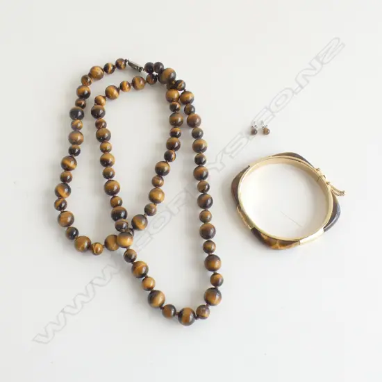 TIGERS EYE LONG NECKLACE, GOLD PLATED HINGED BANGLE & PR STUD EARRINGS
