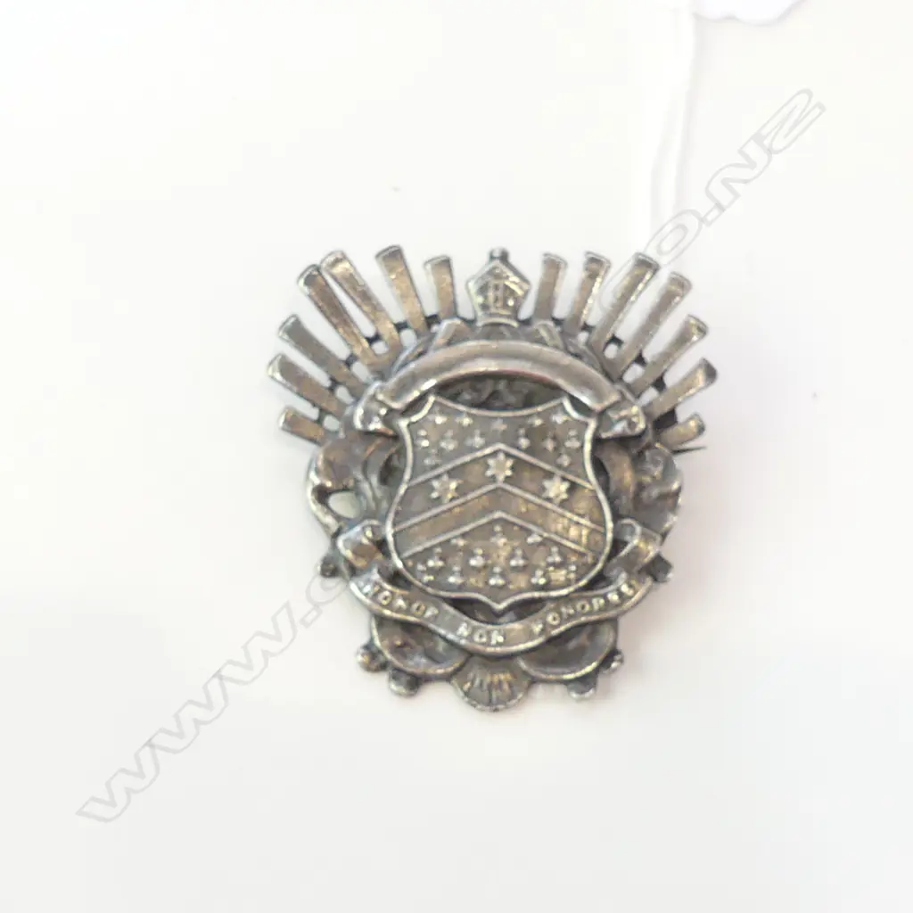 BADGE OF HONOUR 'HONOR NON HONORES'  Image 1++