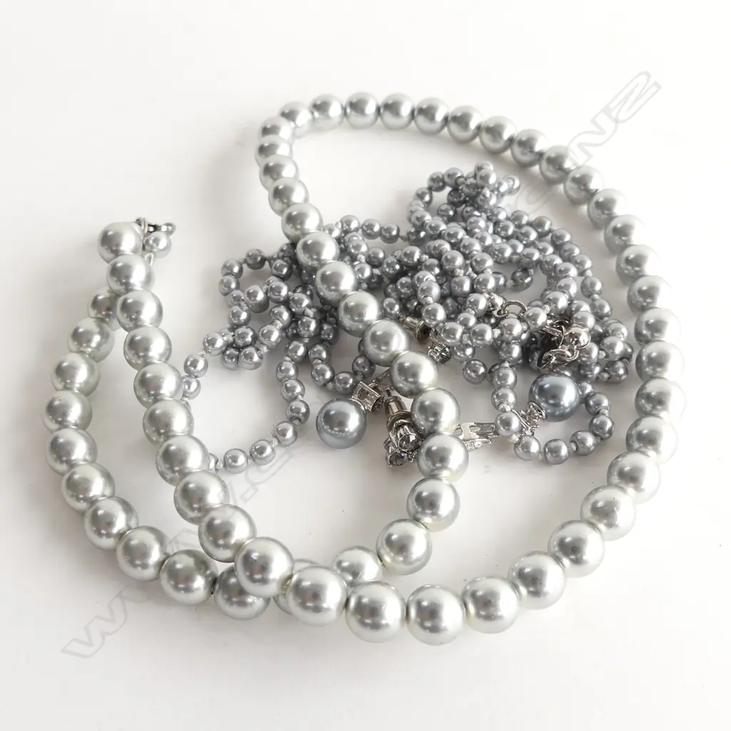 2 GREY FAUX PEARL BEAD NECKLACES (250 & 490MM) + PR GREY FAUX PEARL & CRYSTAL DROP EARRINGS Image 1++