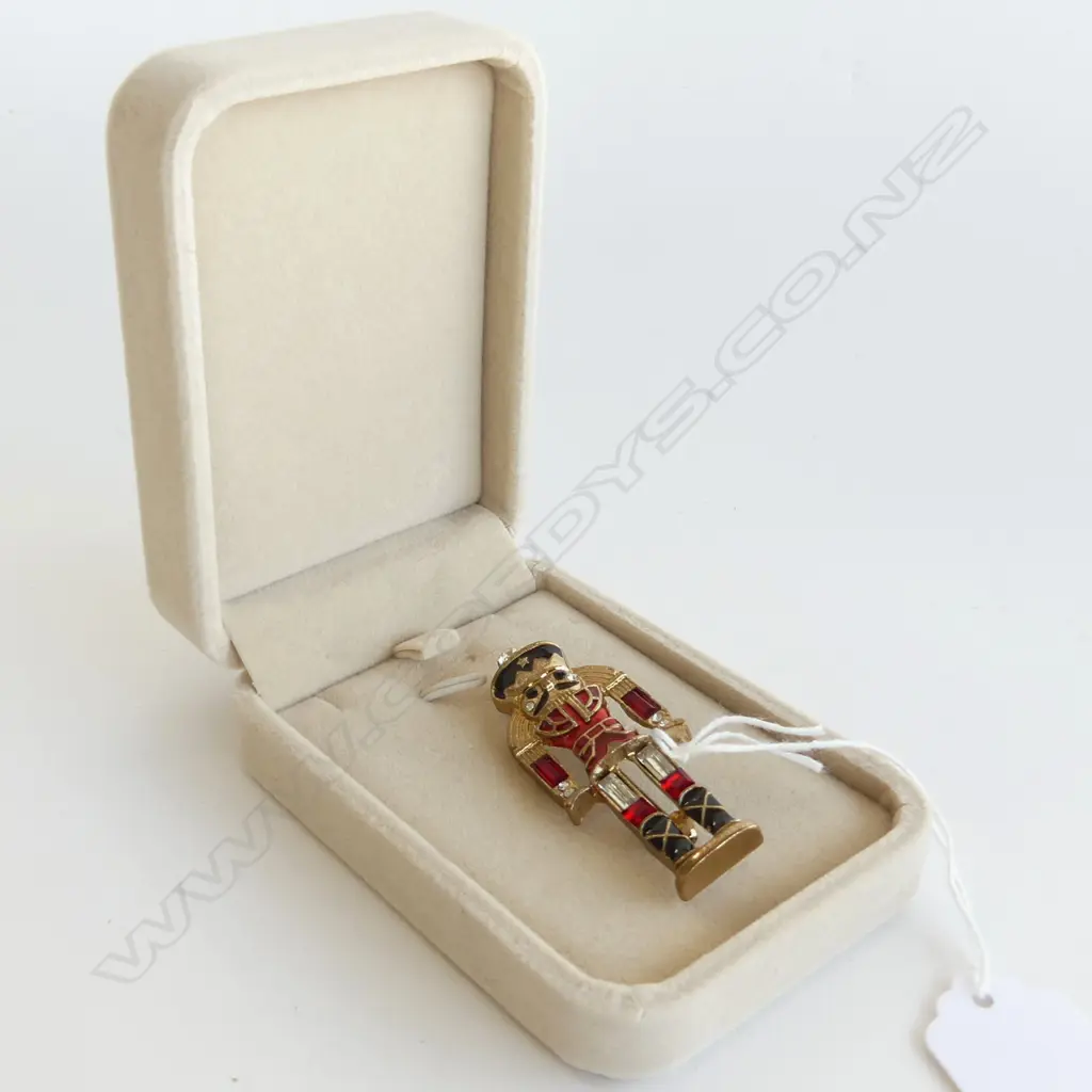COSTUME ENAMEL NUTCRACKER BROOCH H.60mm Image 1++