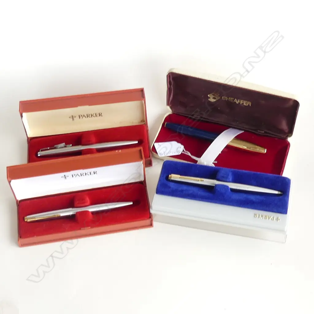 4 CASED PENS; 3x PARKER + SHEAFFER Image 1++