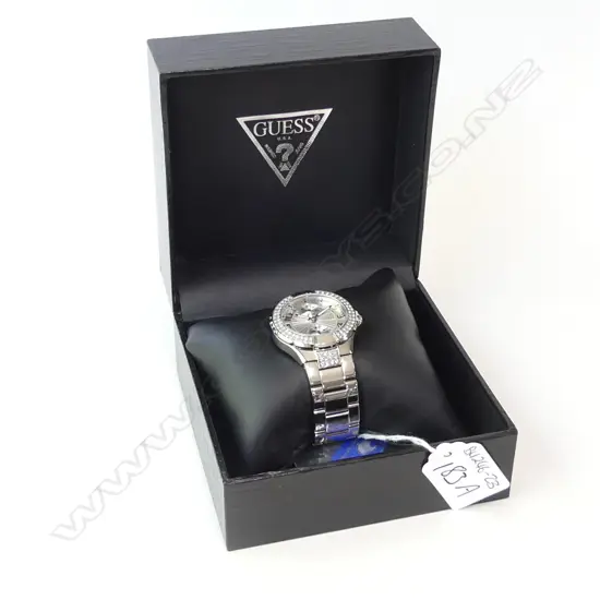 GUESS LADIES FASHION WATCH STAINLESS STEEL SET WITH CZ