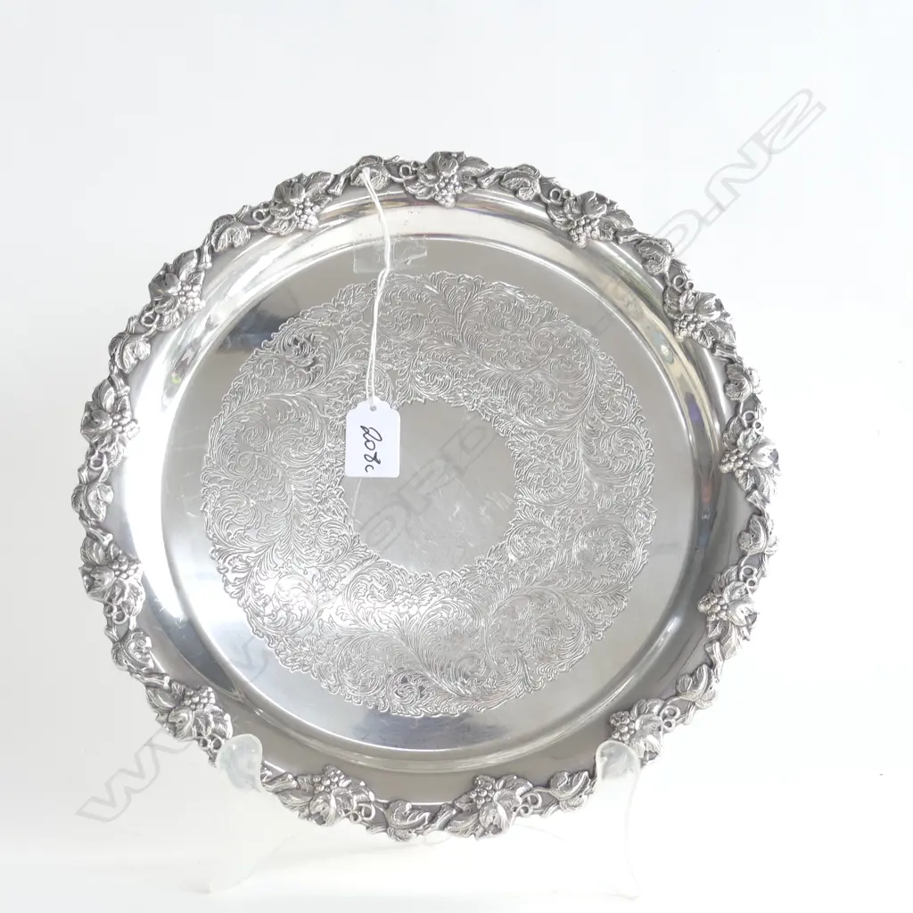 HEAVY ROUND LEAF RIMMED SILVER PLATE TRAY DIA 310MM Image 1++