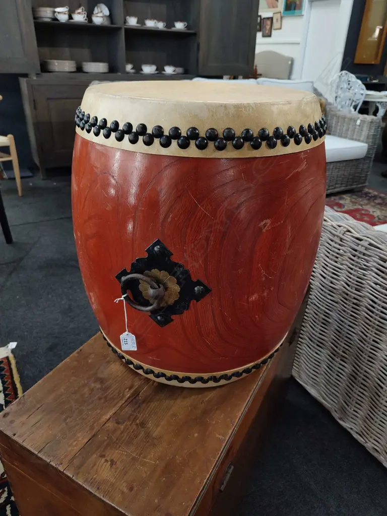 LGE OLD JAPANESE DRUM BARREL FORM W STICKS. Dia.450mm Image 1++