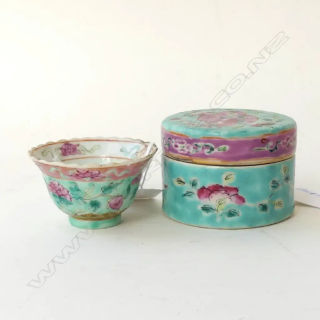 2 ANTIQUE CHINESE NONYA WARE PCES: small LIDDED BOX Dia.70mm + TEA BOWL. some chips Image 1++