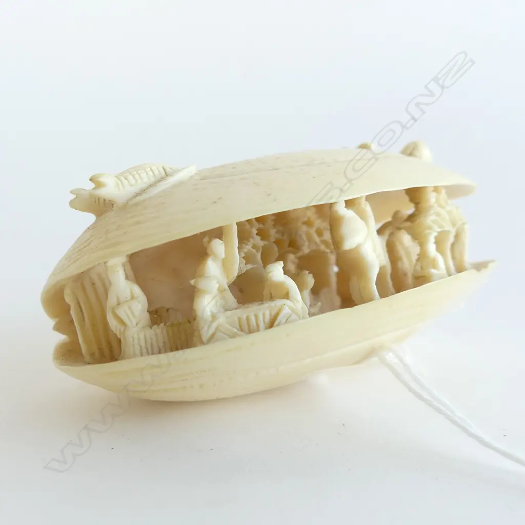 CARVED IVORY DREAM SHELL W.80mm Image 1++