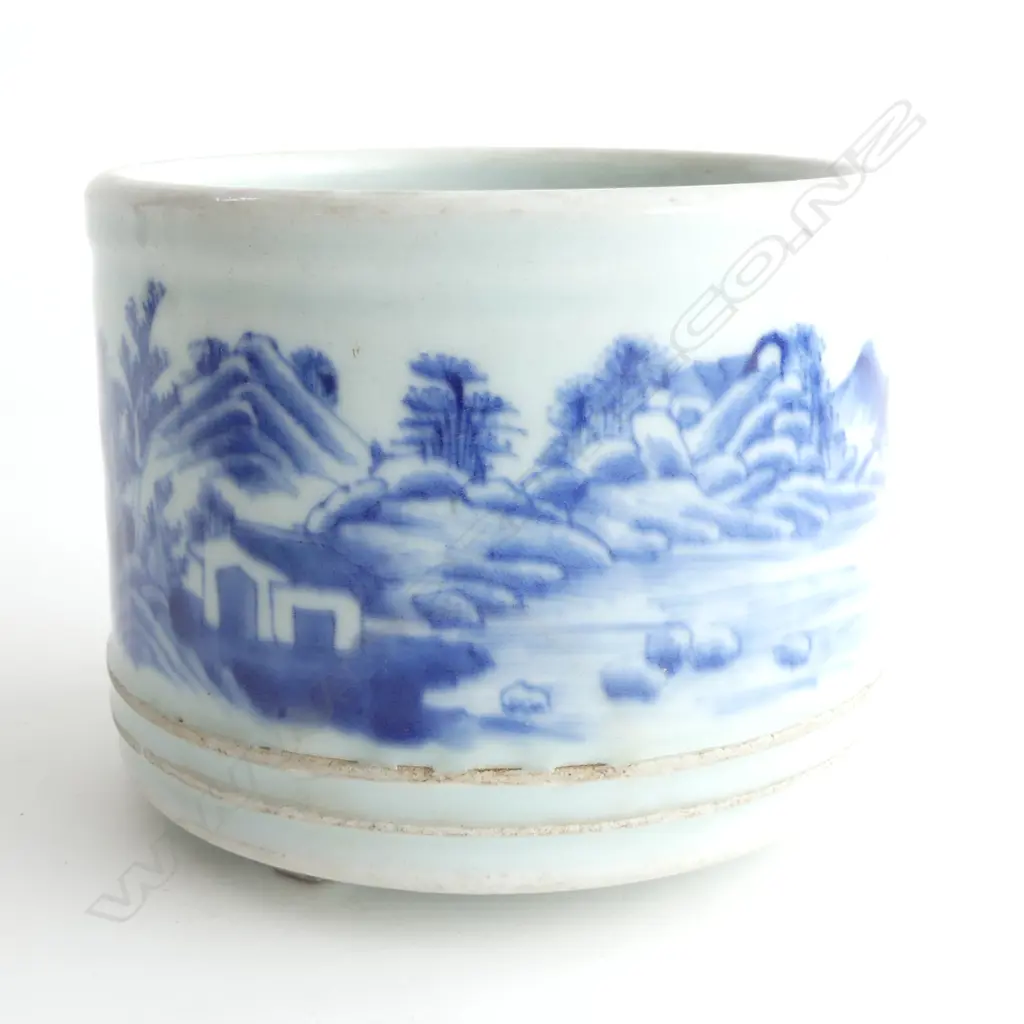 ORIENTAL BLUE & WHITE BRUSH POT (H 95MM) + SM BLUE & WHITE BOWL (DIA  130MM) Image 1++