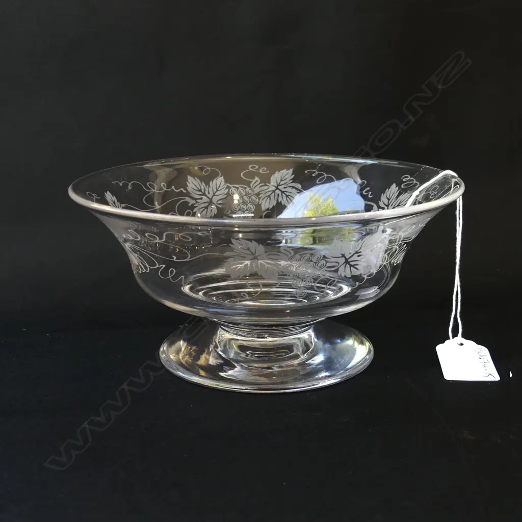 CRYSTAL BOWL ETCHED WITH IVY D. 175mm Image 1++