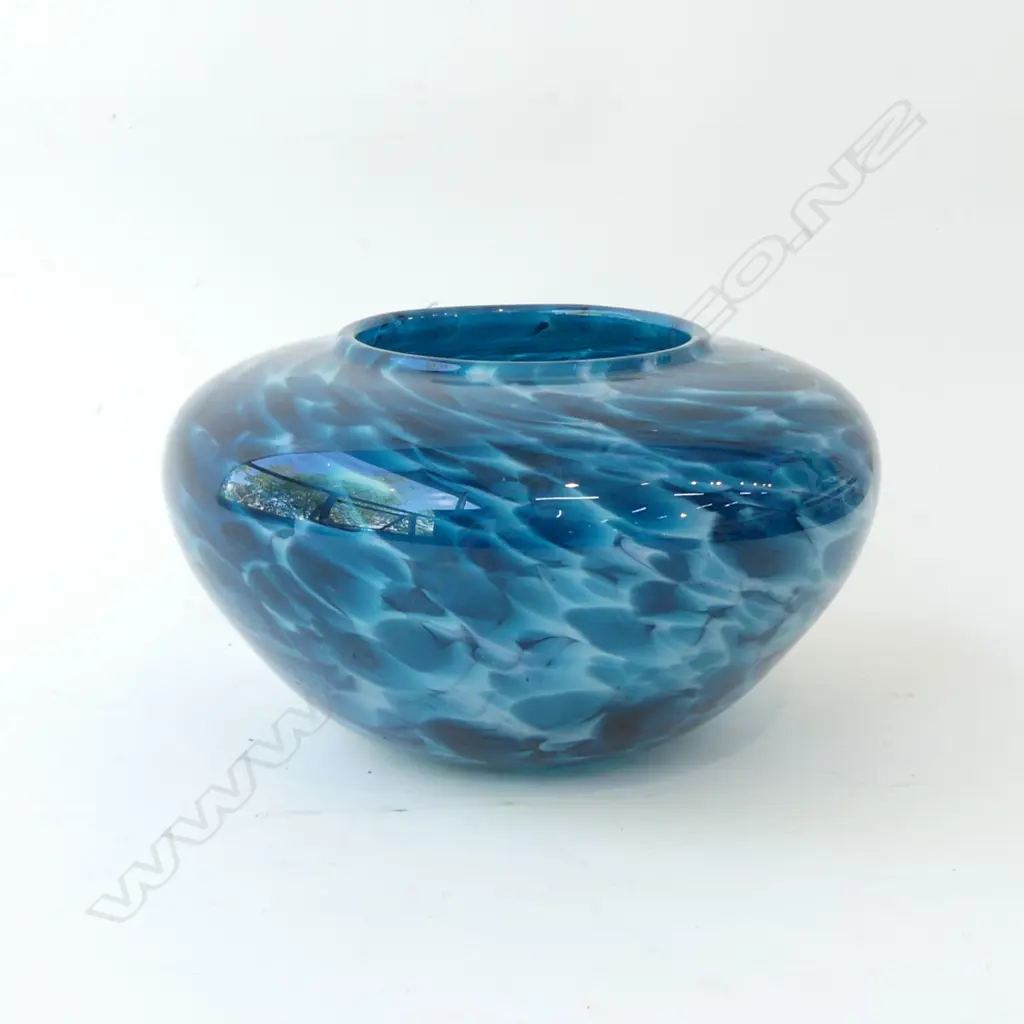 GARRY NASH BLUE VASE; SIGNED & DATED '15 200mm dia Image 1++