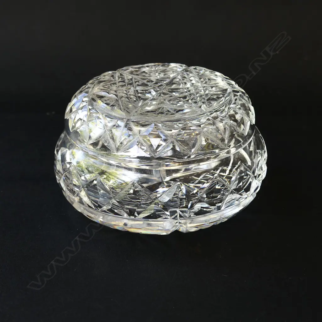 CRYSTAL TRINKET BOX D. 110mm Image 1++