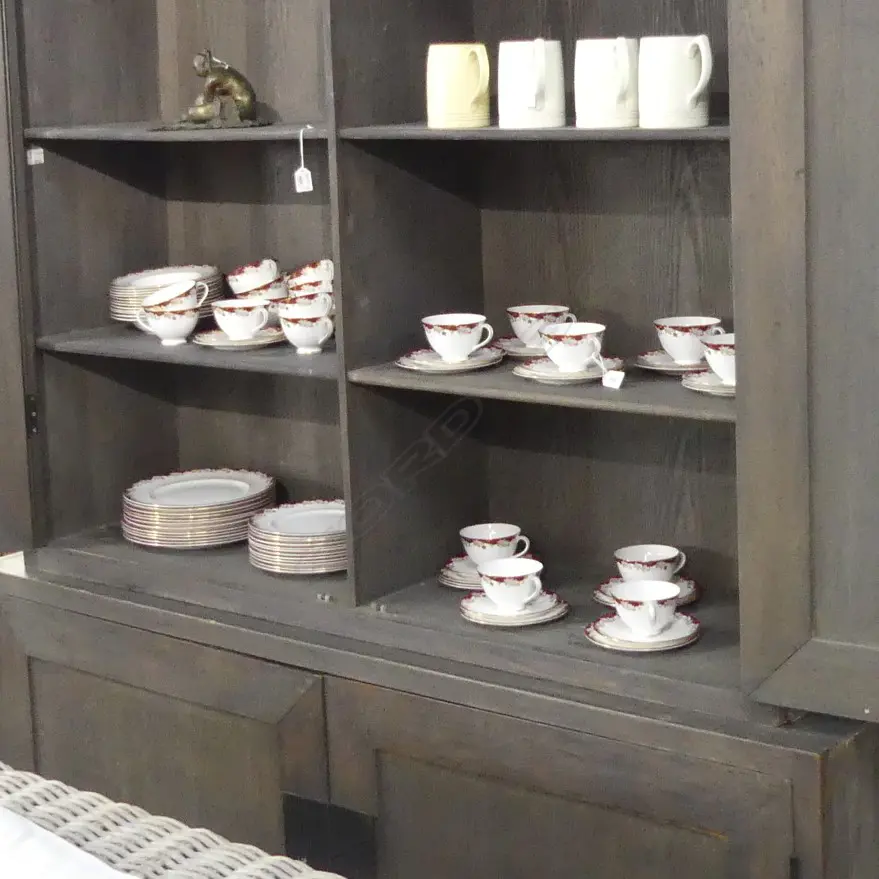 ROYAL DOULTON 'WINTHROP' PART DINNER SET Image 1++