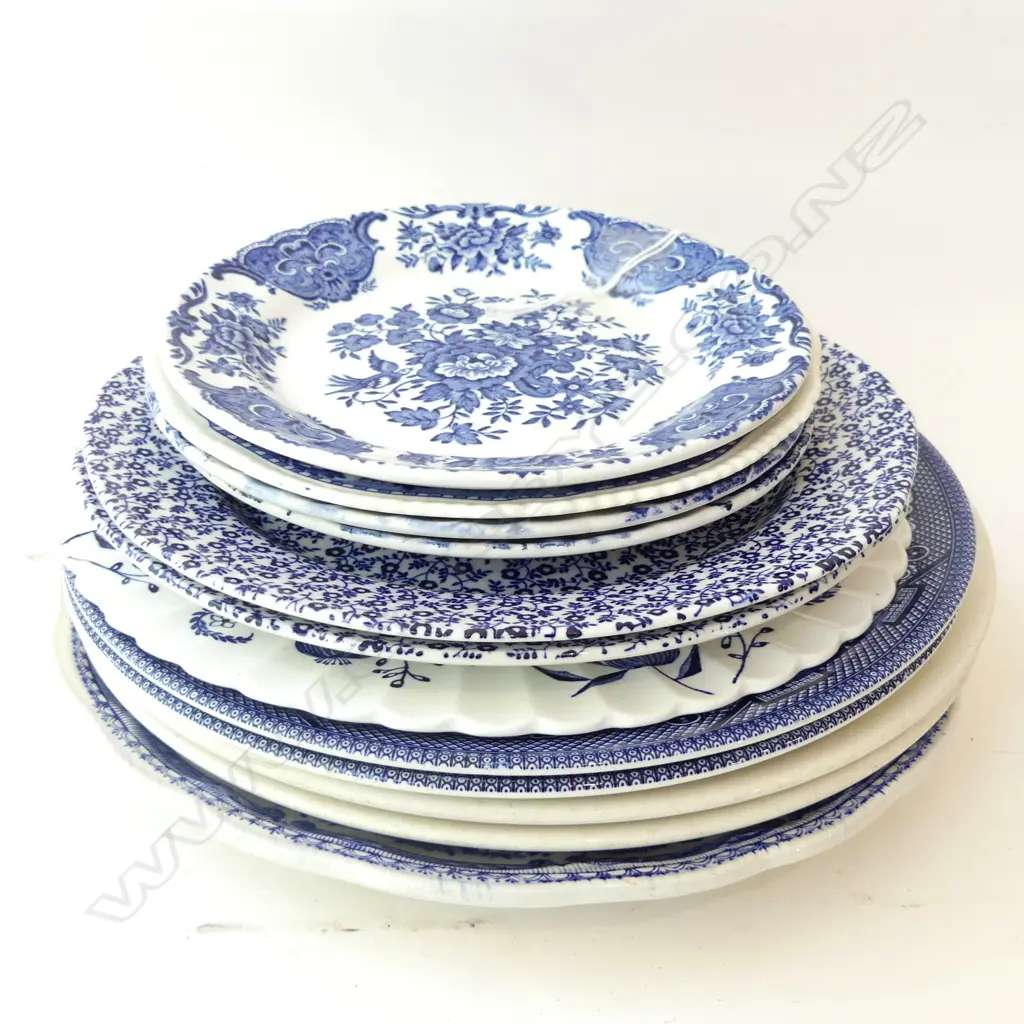 LG STACK ASST BLUE & WHITE PLATES INCL BURLEIGH FELICITY. 8 LG PLATES & 11 SM Image 1++