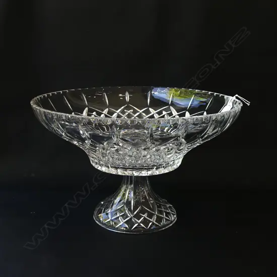 CUT CRYSTAL PEDESTAL BOWL  BASE HAS BEEN REPAIRED Dia.300mm