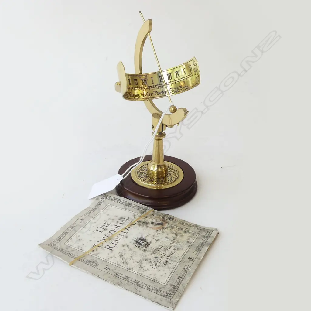 1987 FRANKLIN MINT BRASS EQUATORIAL SUNDIAL ON WOODEN STAND - WITH CERTIFICATE H 175MM Image 1++
