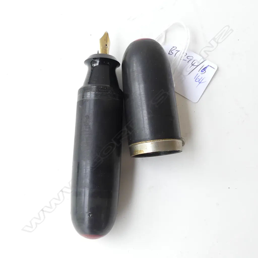 CHUBBY BLACK VINTAGE FOUNTAIN PEN Image 1++