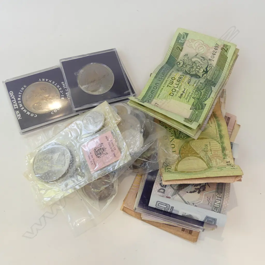 ASST. WORLD NOTES & COINS INCL. 1967 SET, 4 COMMEMORATIVE Image 1++