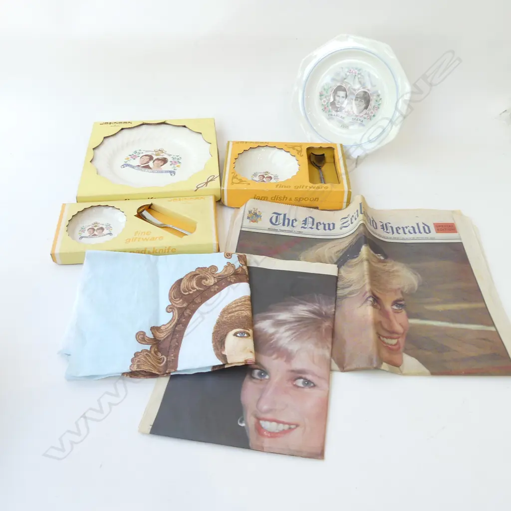 BOX LOT OF CHARLES & DIANA MEMORABILIA Image 1++