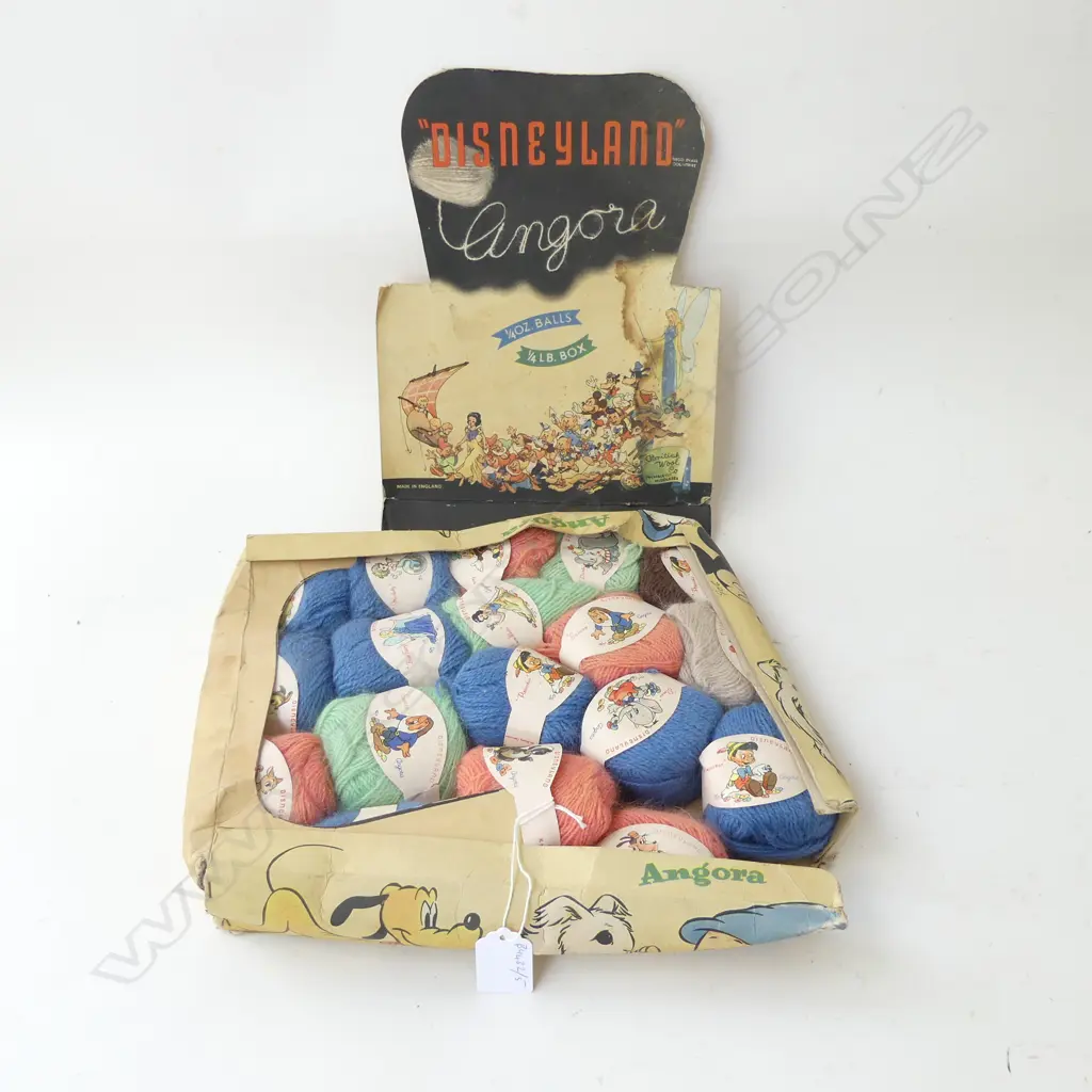 VINTAGE DISNEYLAND 14 BALLS ANGORA WOOL - DISNEY CHARACTER BANDS IN ORIG. BRIT.WOOL WEMBLEY MIDDLESEX Image 1++