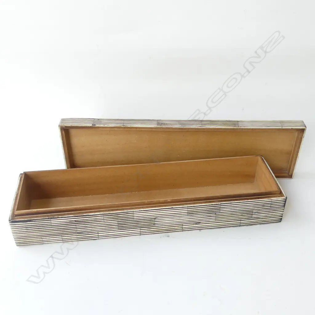 LIDDED BONE TRINKET BOX L.385mm Image 1++