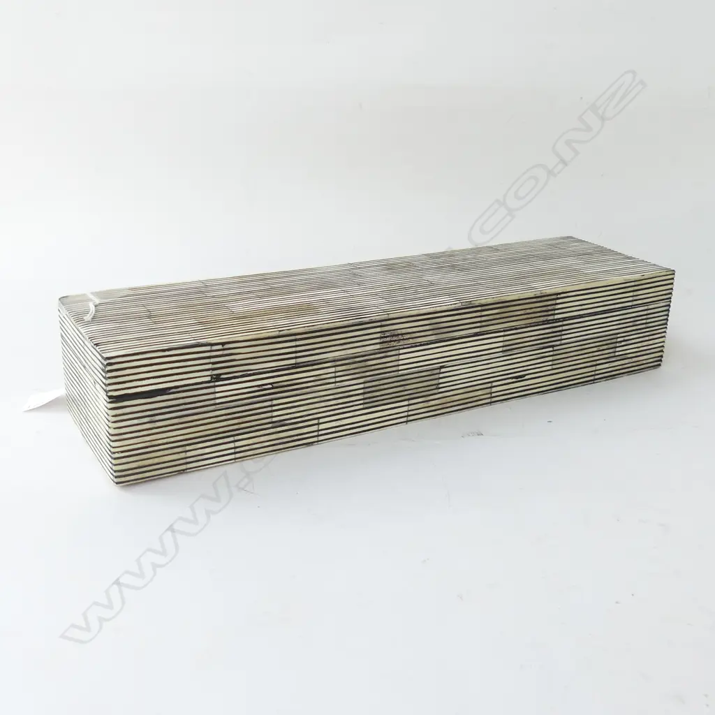 LIDDED BONE TRINKET BOX L.385mm Image 1++