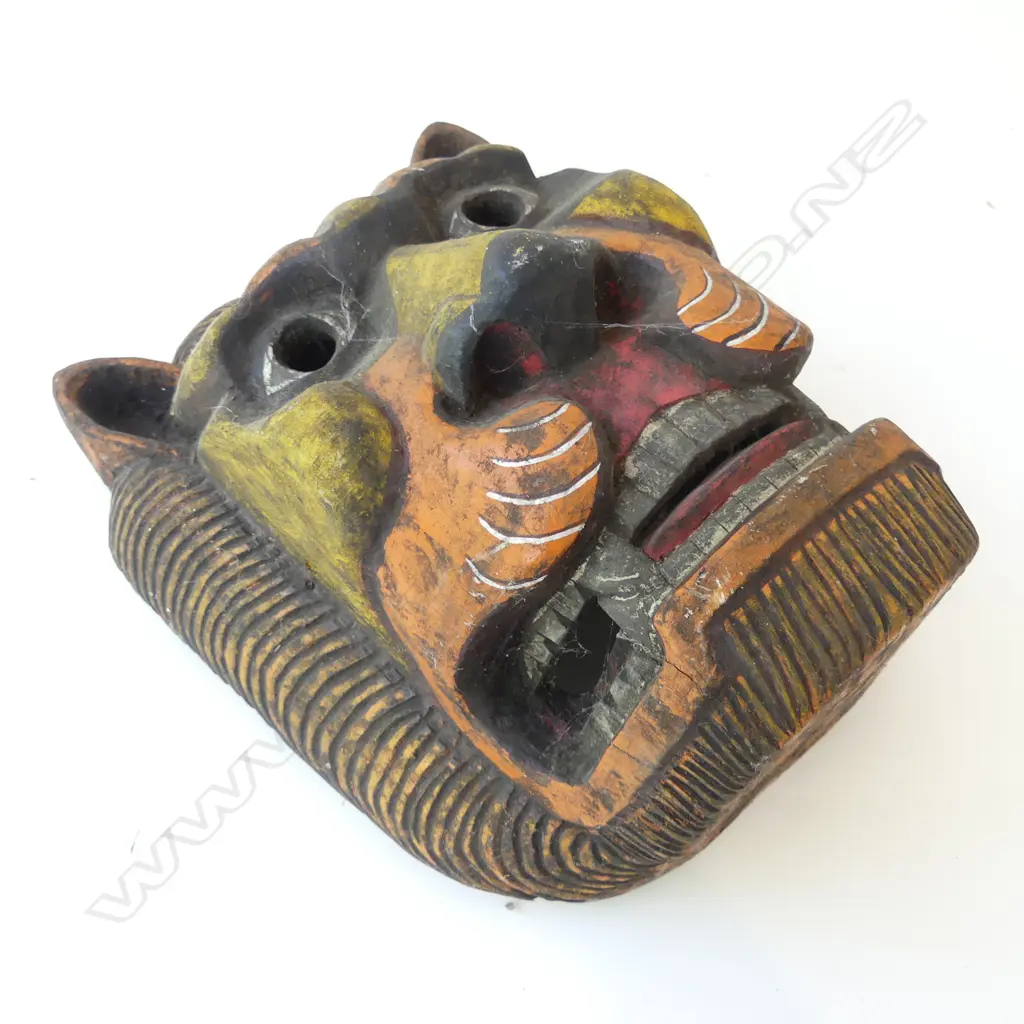 EUCADORIAN WOODEN MASK C1985 Image 1++