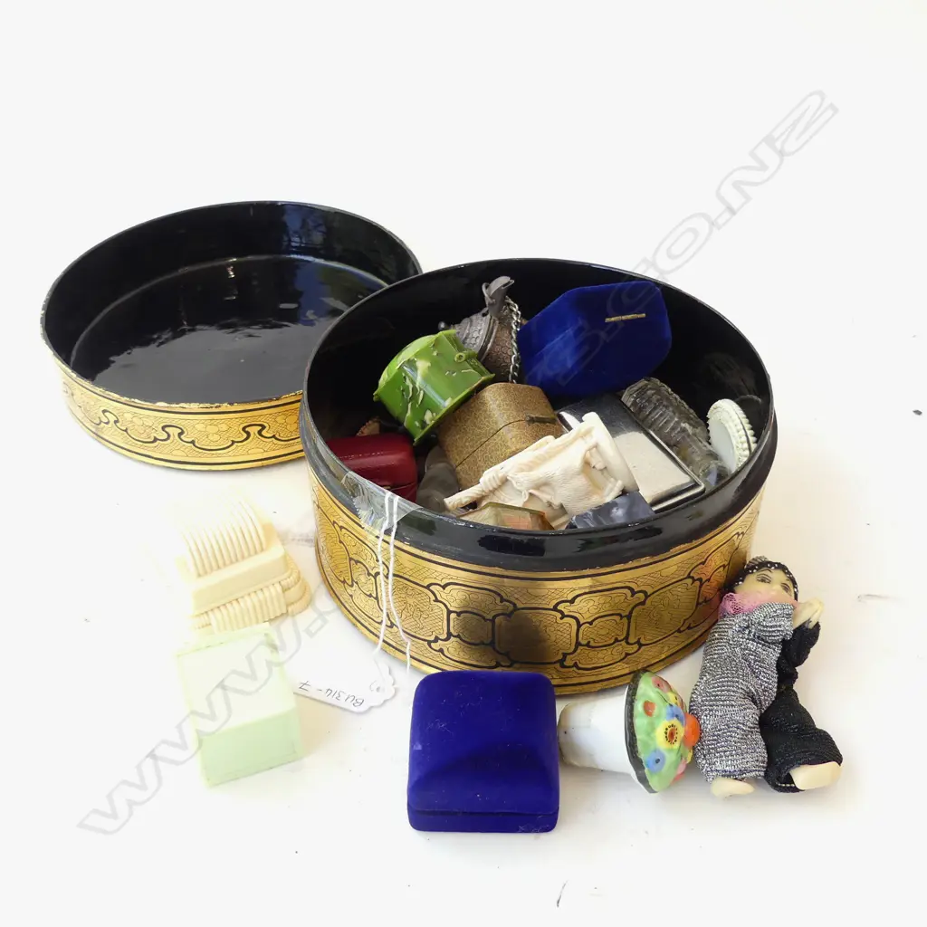 GILDED LACQUER BOX w. VINTAGE RING BOXES, LIPSTICKS ETC.. Image 1++