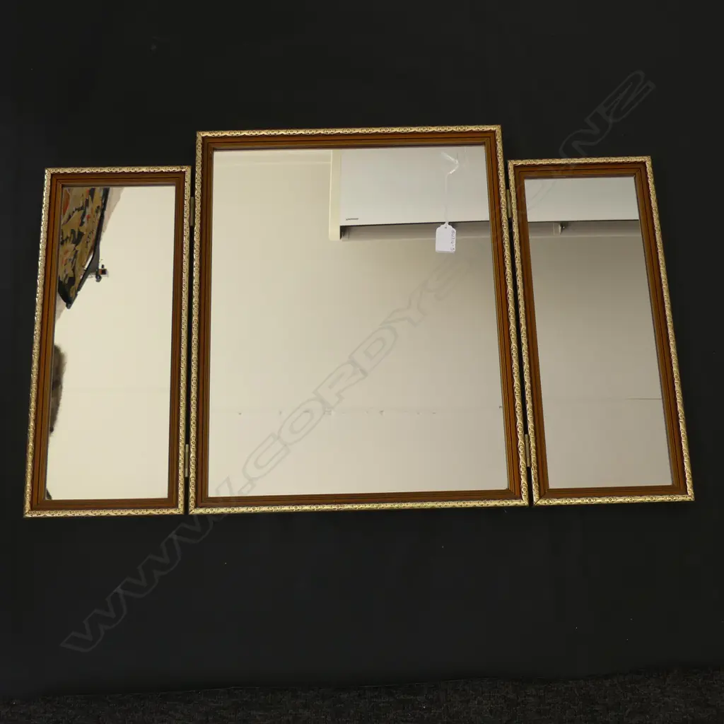 3 SECTION FOLDING WALL MIRROR 770 X 490MM Image 1++